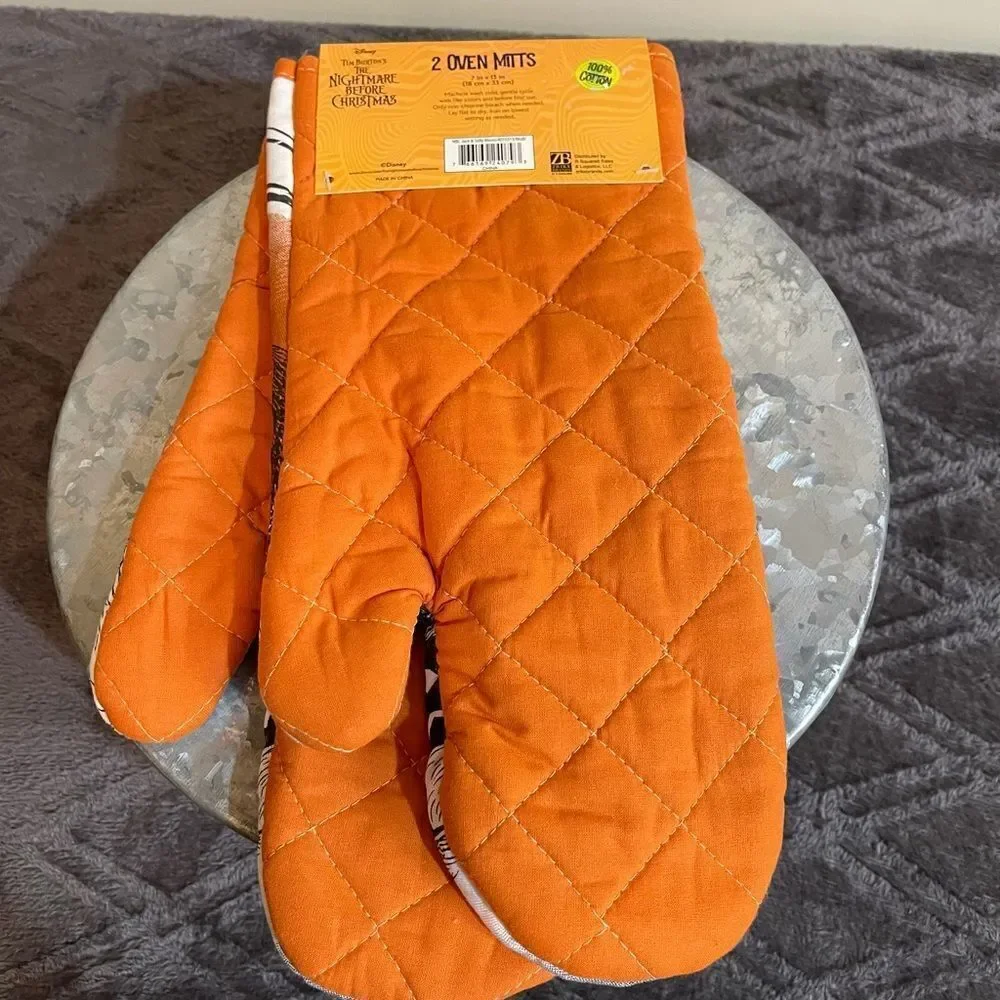 Disney Nightmare before Christmas 2 oven mitts